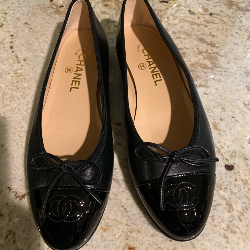 Shoe - Picture 1 of 4